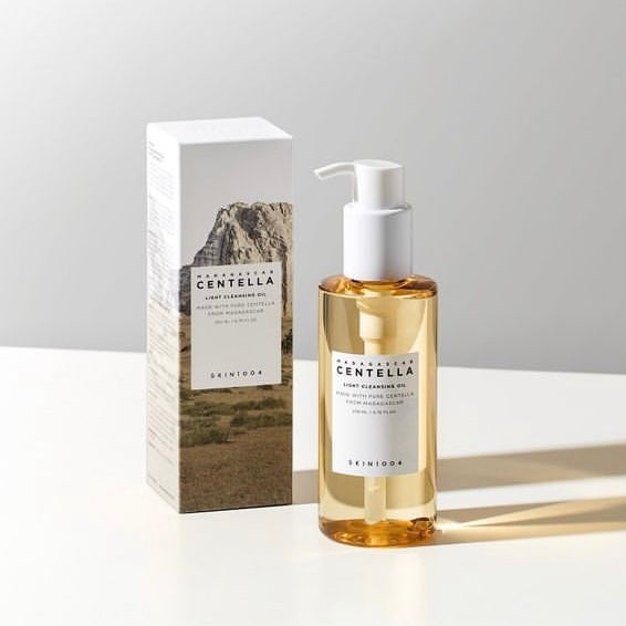 SKIN1004 Madagascar Centella Light Cleansing OIl (200ml) | Korean skincare | FREYA - Asian Beauty Secret
